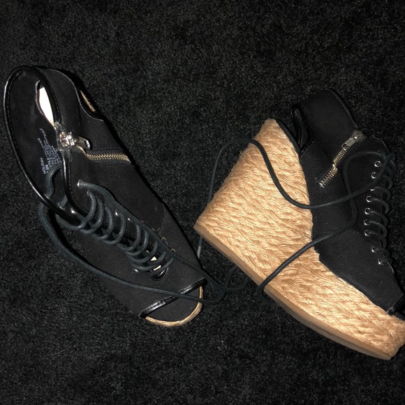 Steve Madden lace up wedges